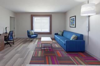 Holiday Inn Express & Suites Pasadena - Los Angeles by IHG - Pasadena - 5