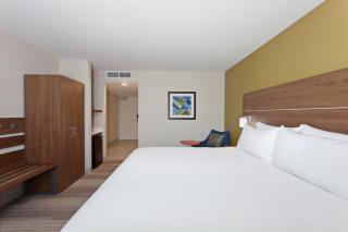 Holiday Inn Express & Suites Pasadena - Los Angeles by IHG - Pasadena - 4