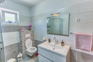 Modern apartment with large pool&sea view - Kaštela - 3