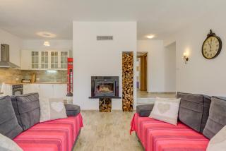 Villa Longfield-private heated pool, sauna, air-conditioned - 4