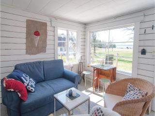 One-Bedroom Holiday Home In Larbro - Lärbro - 4