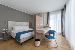 Hesperia Hotel & Residence - 8