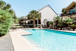 Hillside Boutique Hotel - Castroville - 0