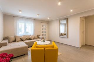 Luxury Apartment Beyond - Stobreč - 1