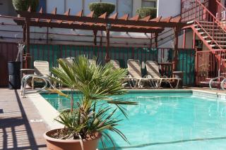Days Inn by Wyndham Victorville - 3