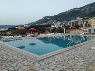 Renissa's Beach Suite - 2