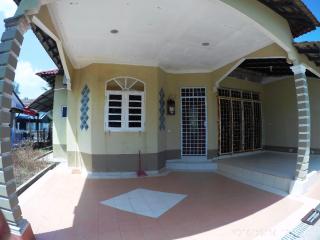 FBS Guesthouse Dungun - Dungun - 7