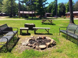 Madawaska Lodge-Cottage - 7