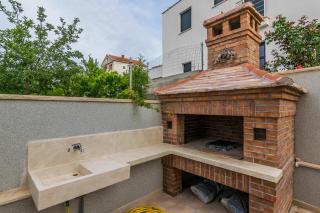 Family-friendly apartments with swimming pool Sutivan, Brac - 15665 - Sutivan - 3