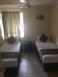 Cairns Golf Course Apartment - Cairns - 1
