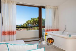 Cormoran Hotel & Residence - 9