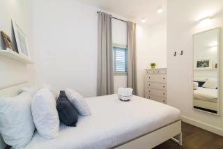 Bauhaus Boutique by TLV2RENT - 3