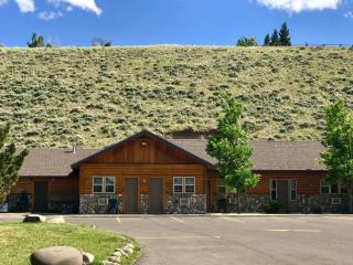 Holiday Lodge - Cody - 6