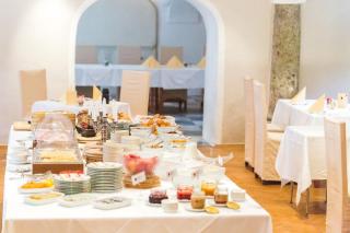 Hotel Schloss Leonstain - 2