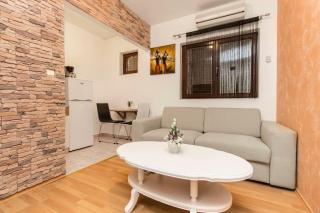 Apartments Maky & Dino - Vodice - 1
