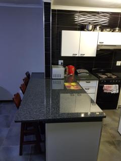 Executive 2 bed Apartment, free WIFI and DSTV - 1