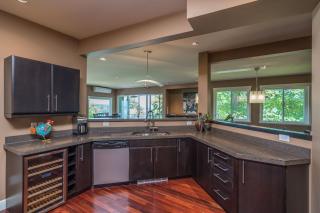 Luxury Penthouse Downtown Nanaimo - 8