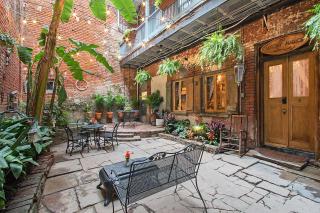 French Quarter Mansion - New Orleans - 8