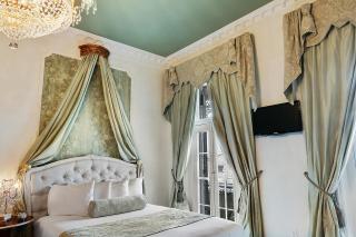 French Quarter Mansion - New Orleans - 6