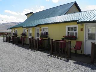 Yellowstone Riverside Cottages - 2