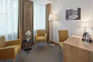 City Hotel - 4