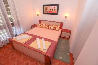 Apartments Fisherman - Molunat - 2