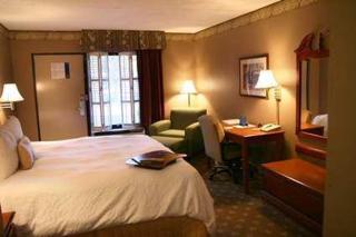 Econo Lodge Columbus near Airport - Columbus - 1