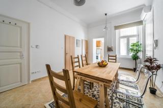Nyár 3 Bedroom Centre Entire Home - Budapest - 2