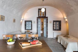 Andreas Cultural Cave House in Imerovigli, Santorini - 1