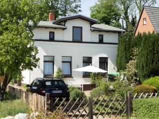 Haus Goldbutt _ M_ Frese - Sierksdorf - 0