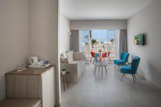 Leonardo Laura Beach & Splash Resort - Paphos - 2