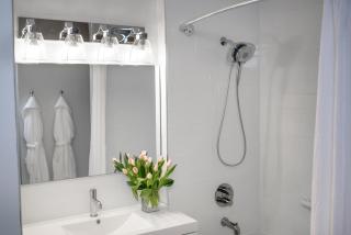 The Kitch'inn - Boutique Inn and Wine Bar - Mahone Bay - 2