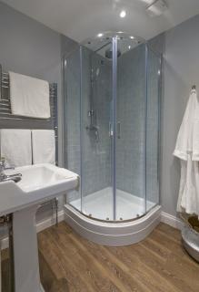 Willoughby Apartment - Bath - 3