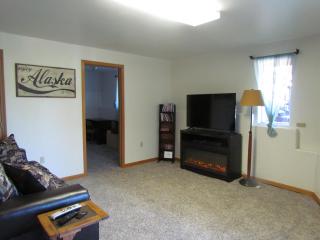 Peaceful 3 bdrm Alaskan getaway - 2