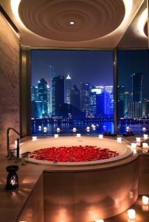 Banyan Tree Shanghai On the Bund - Tales rooftop bar boasts a jaw-dropping panoramic vista - 3