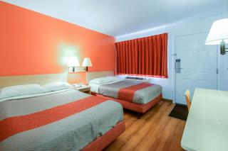 Motel 6-Kelso, WA - Mt. St. Helens - 8