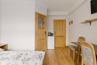 Alex - Pokoje i Apartamenty Blisko Plaży z Ogrodem i Placem Zabaw - Ostrowo - 4