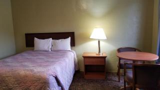 Quick Stop Motel - Round Prairie - 1