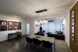 Ta Martin, Flat 2 - 3