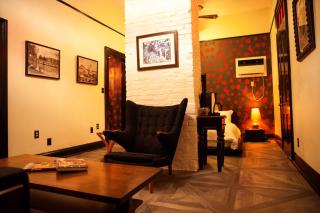 Royal Street Inn & Bar - 6