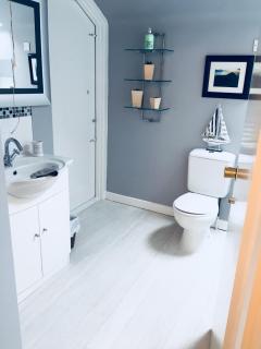 Spacious and Bright Town Centre Apartment - Ballycastle - 5