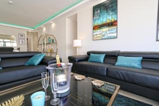 Beachfront Luxury Residence, Playas del Duque, Puerto Banús, Marbella - Marbella - 6
