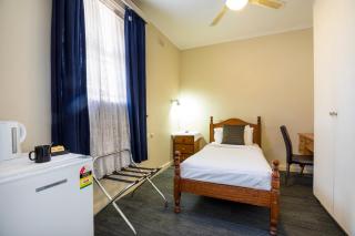 Esplanade Hotel Adelaide - Adelaide - 3