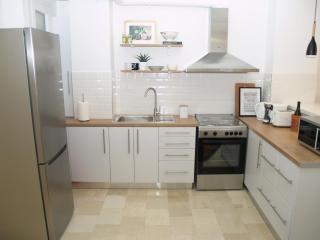 A Refreshed & Rich in Details Apartment in Piraeus (Passalimani - Marina Zeas) - Piraeus - 1