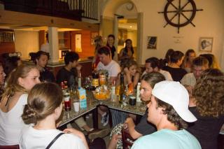 Baccarat Hostel - 1