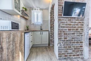 Studio Apartment with Balcony - 2