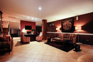 Oak Plaza Suites - 1