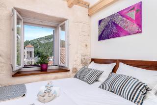Successus Old Town House - Hvar - 0