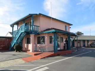 Riverside Inn & Suites Santa Cruz - 7