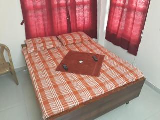 Sterling Homes Near Sankara Nethralaya & Apollo Hospitals Service Apartments With Kitchen - 8